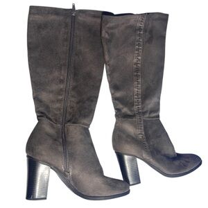 Simply Styled Nora Gray High Knee Boots Faux Suede 3” Heels Size 8